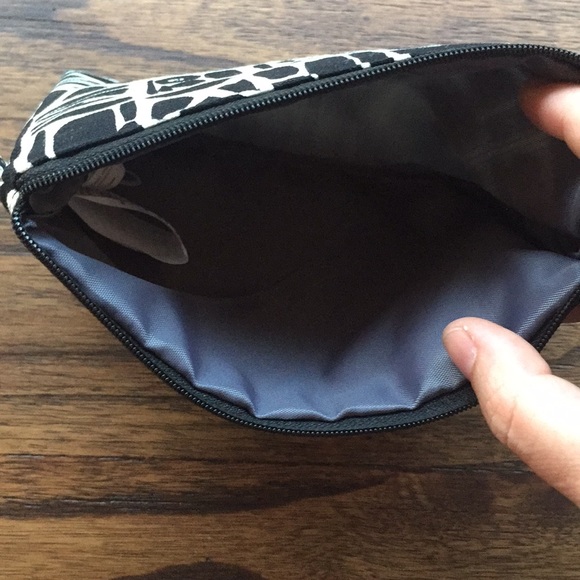 Thirty-One Zipper Pouch - Picture 4 of 4